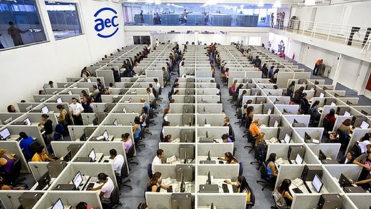 Empresa de telemarketing está com 630 vagas de emprego presencial